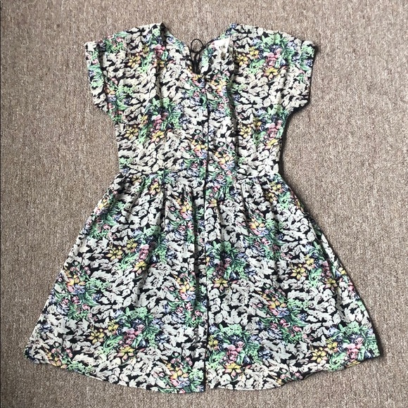 Urban Outfitters Dresses & Skirts - Floral button front lace up back dress sheer top